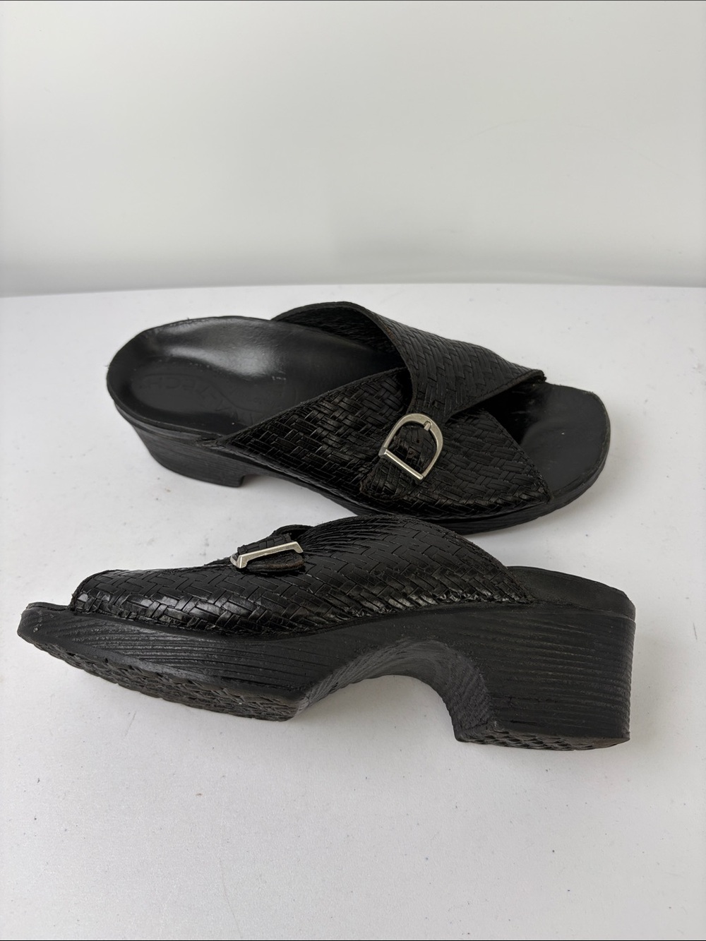 🐳 Ana-tech Black Woven Leather Slide Mules with Buckle Accent